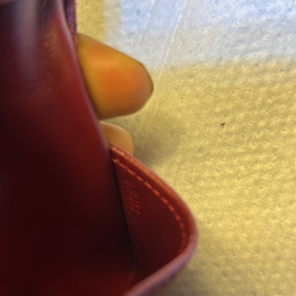 Louis Vuitton
Louis Vuitton Red Monogram Vernis Ludlow Wallet - Picture 10 of 10